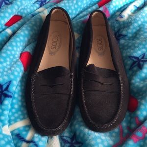 Tod’s Gommino Women’s Brown Leather Loafers